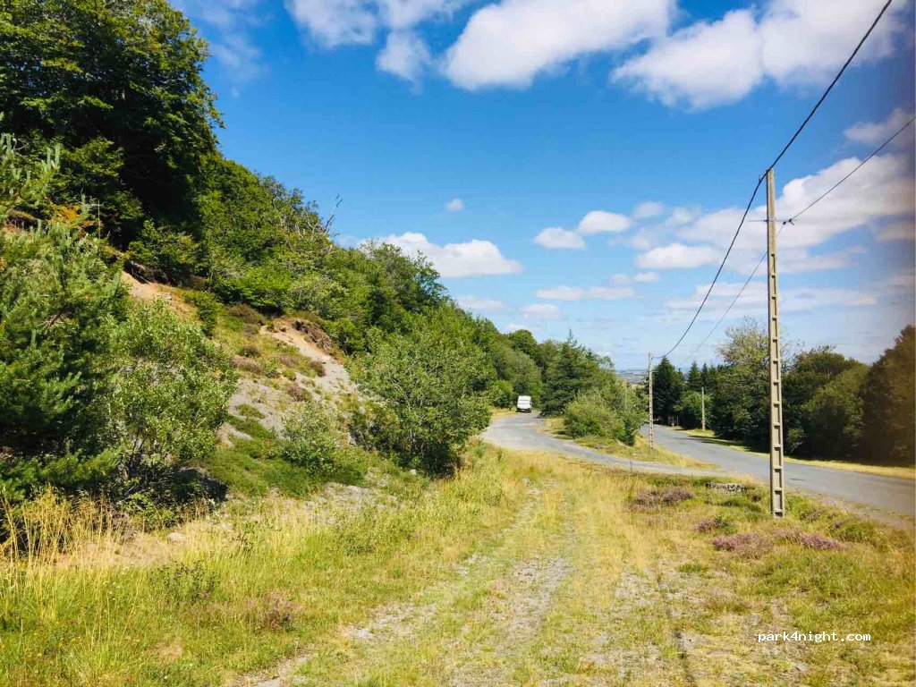 (15110) Saint-Urcize - D13 — foto