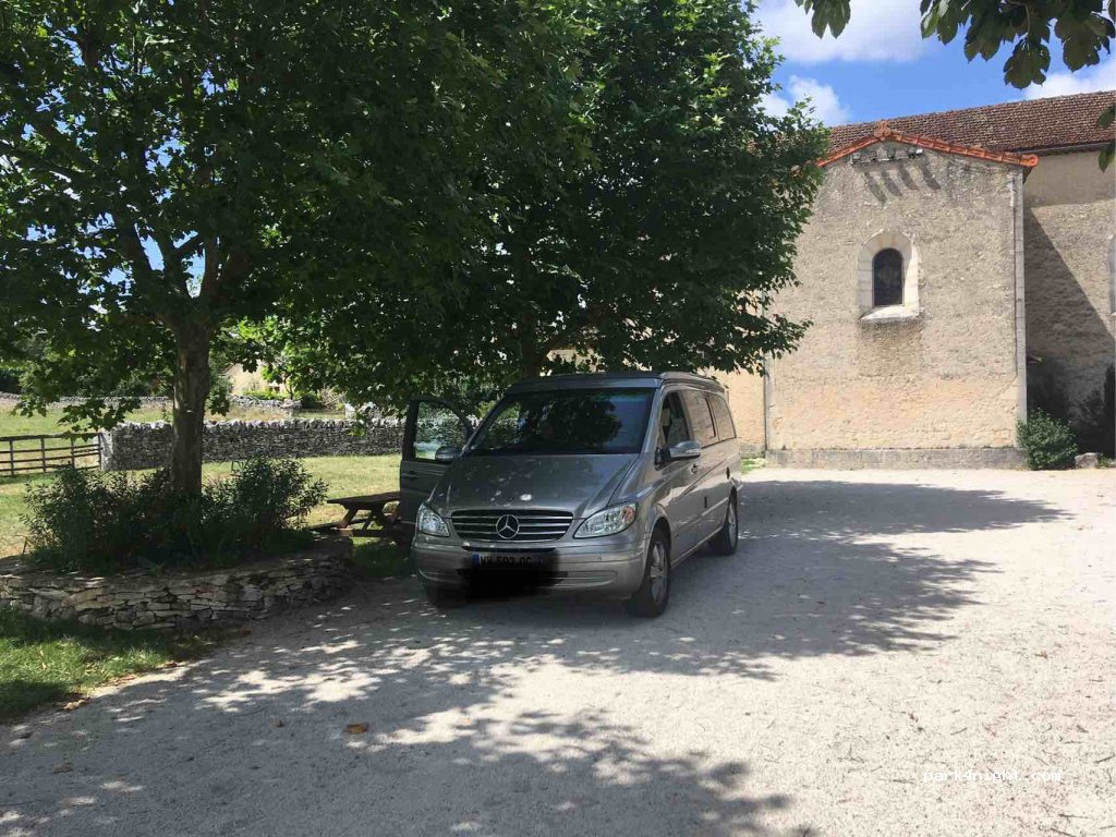(46500) Le Bastit - Unnamed Road — foto