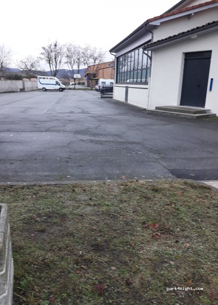 (31210) Pointis-de-Rivière - 9 Rue Principale — foto