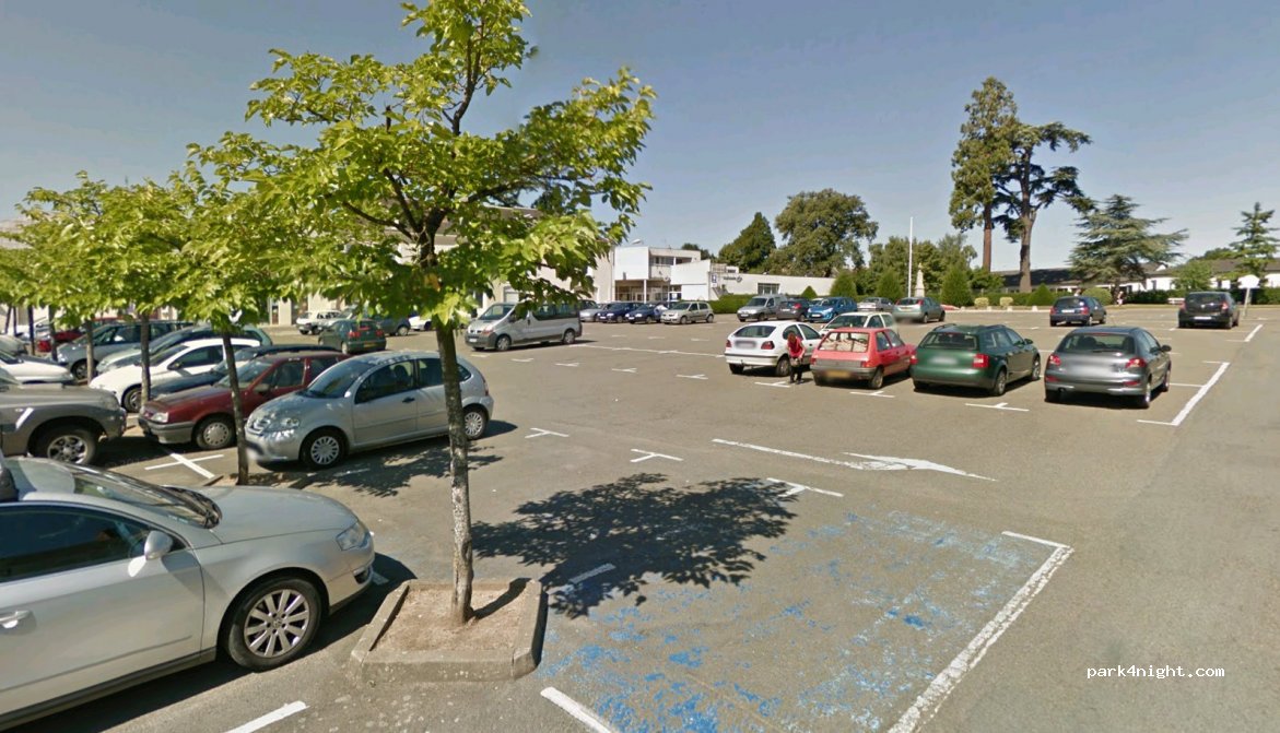 (72170) Beaumont-sur-Sarthe - 7 Place Dufour — foto