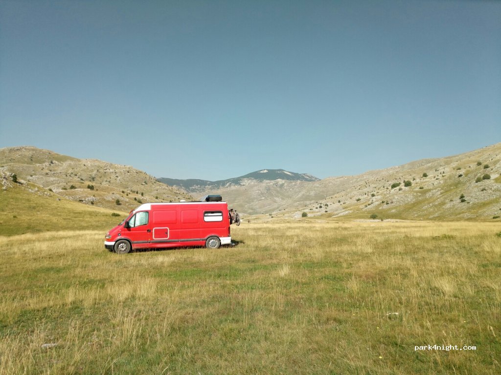 ()  - Unnamed Road — foto