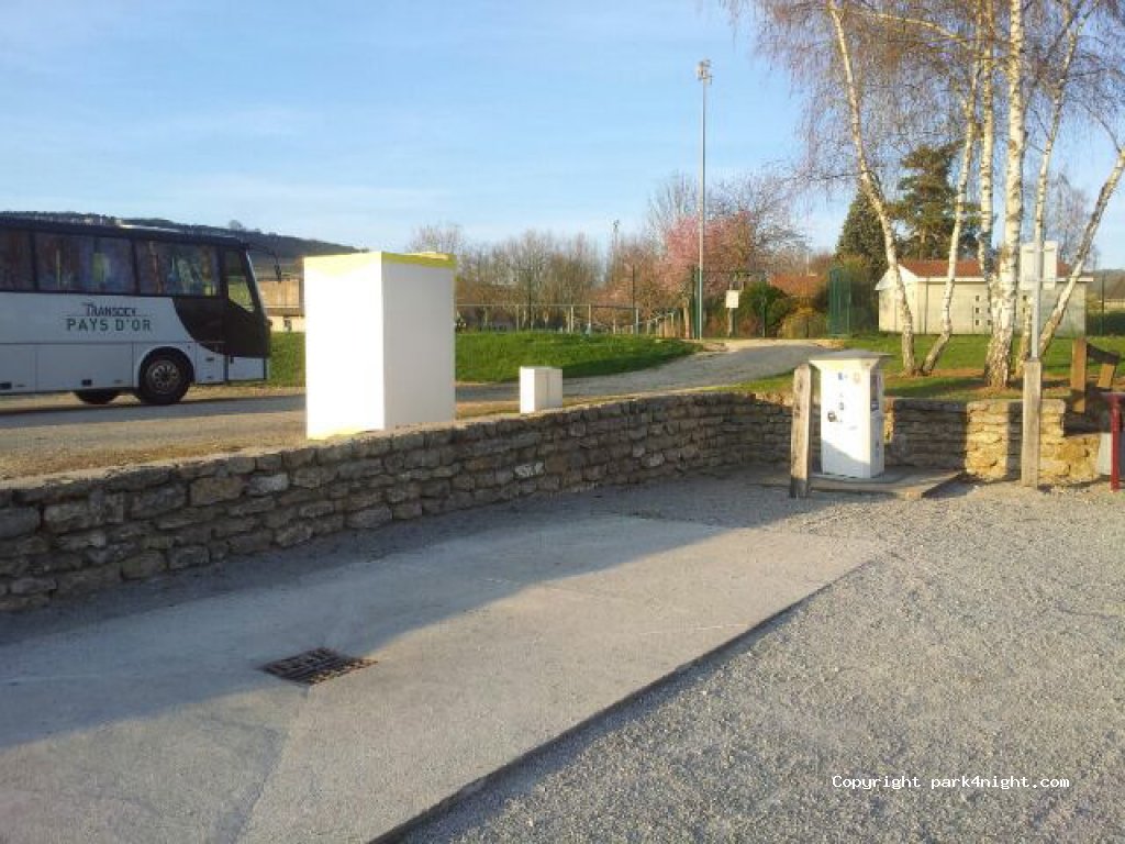 (21340) Nolay - 4-6 Avenue de la Liberté — foto 2