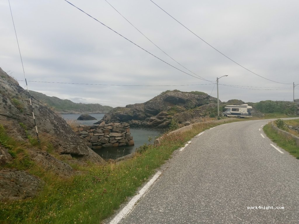 (8384) Sund - 18 Sekundær Fylkesveg 810 — foto 2