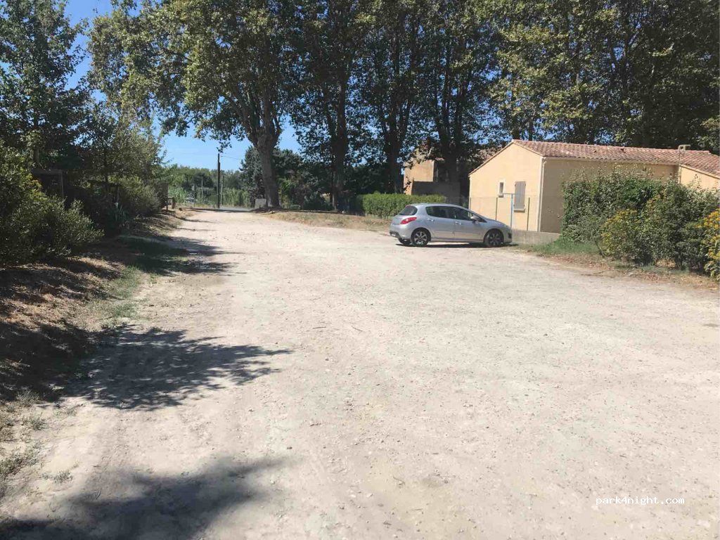 (84440) Robion - 776 Avenue de la Gare — foto 2