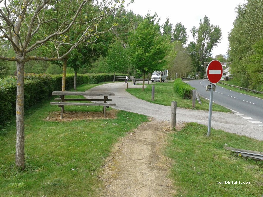 (45320) Saint-Hilaire-les-Andrésis - D32 — foto