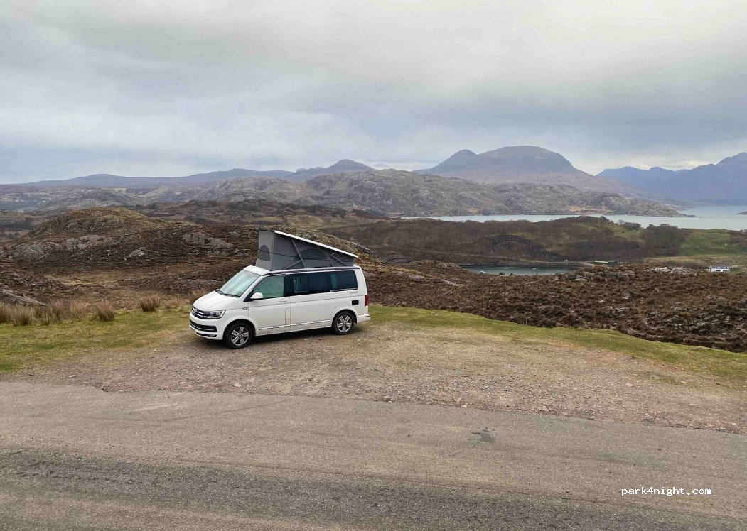 (IV54 8XH) Strathcarron - Unnamed Road — foto
