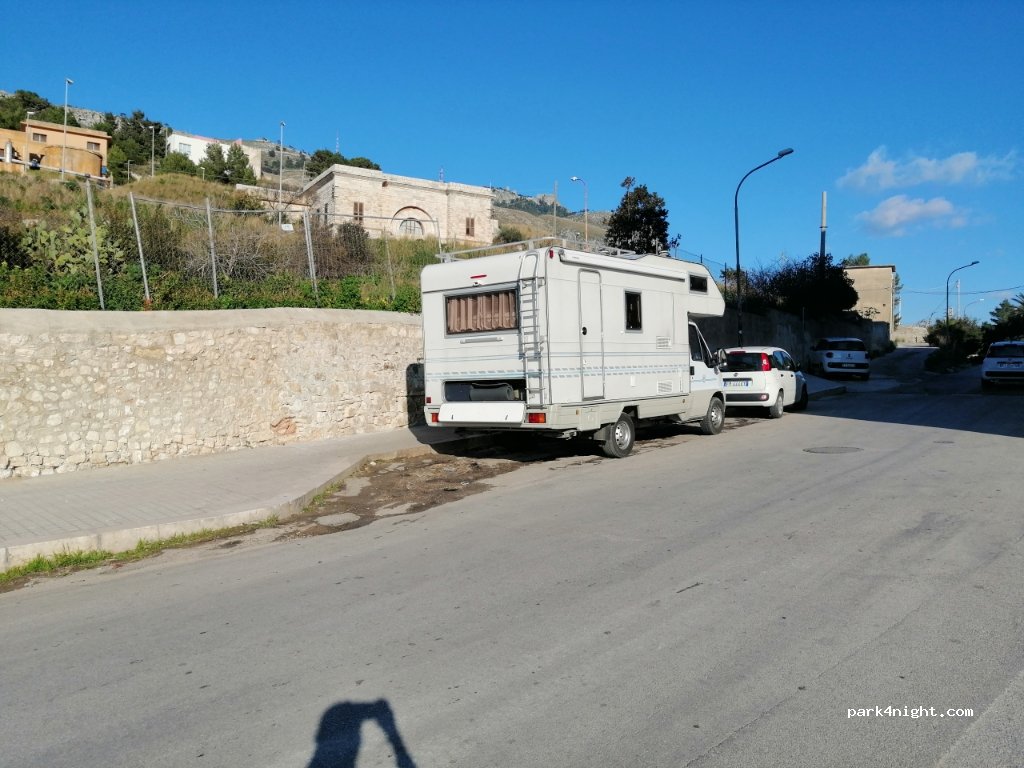 (91016) Casa Santa - 161 Via Clemente Giuseppe — foto