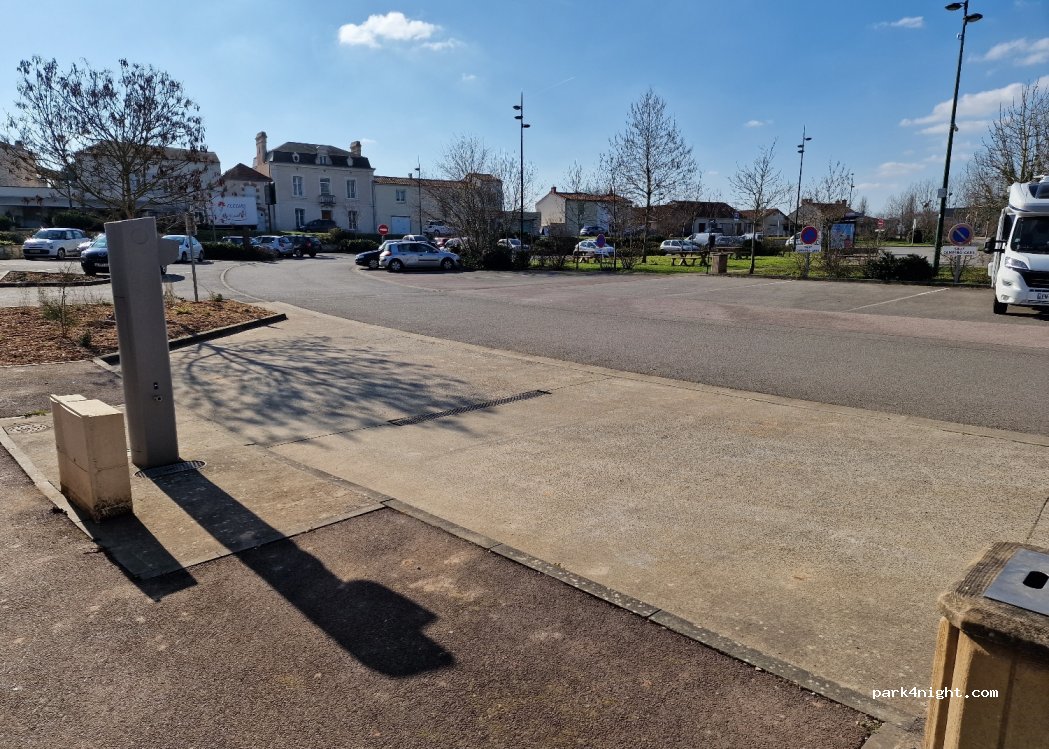 (85320) Mareuil-sur-Lay-Dissais - 249 Rue Hervé de Mareuil — foto 2