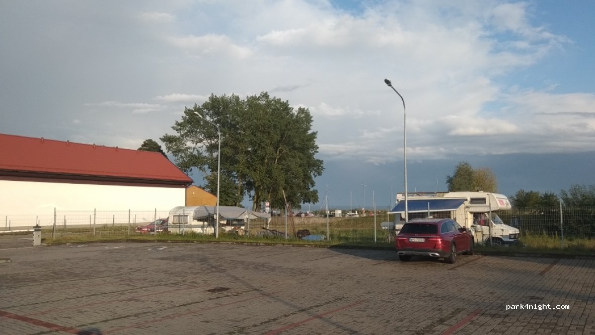(82-110) Kąty Rybackie - 64A Rybacka — foto