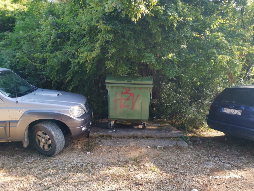 (51511) Milohnići - Unnamed Road — foto 2
