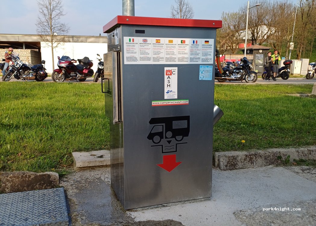 Area Sosta Camper Feltre — foto 4