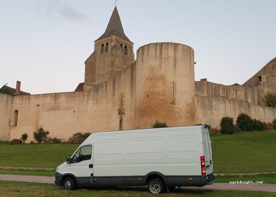 (03360) Ainay-le-Château - 1 Rue Creuse — foto 2