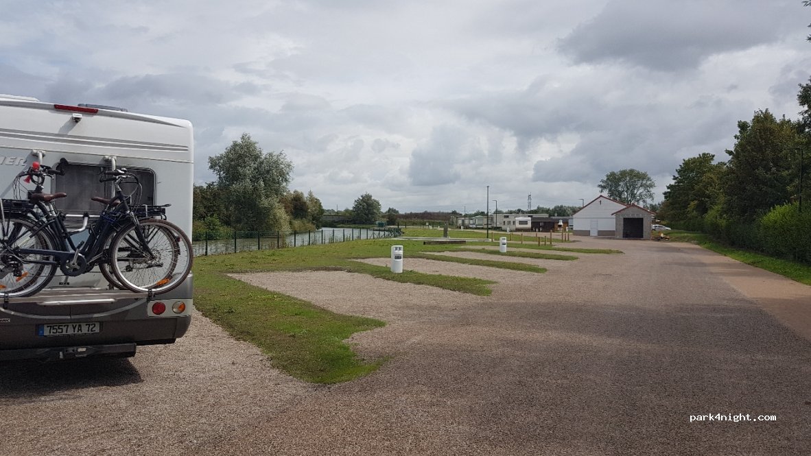 Aire de camping-car Aire-sur-la-Lys — foto