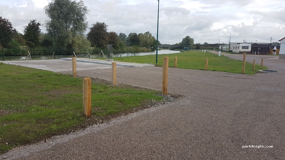 Aire de camping-car Aire-sur-la-Lys — foto 2