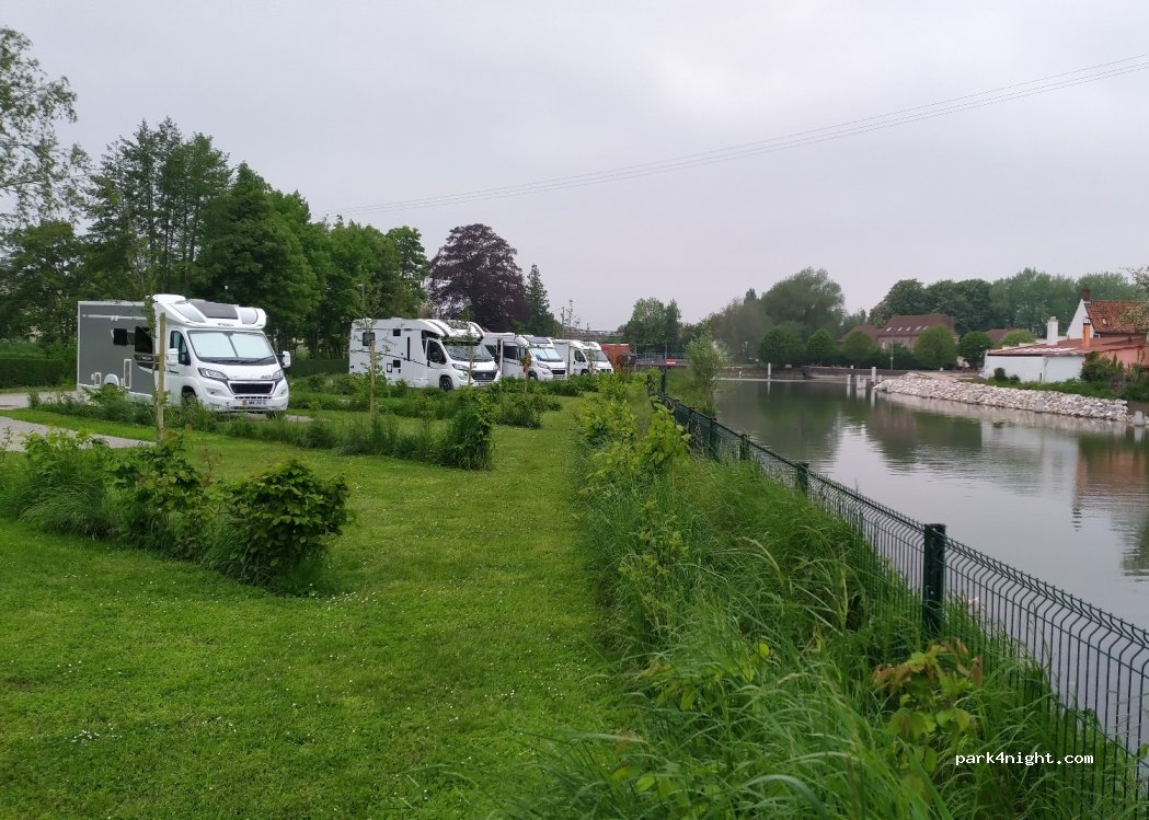 Aire de camping-car Aire-sur-la-Lys — foto 4