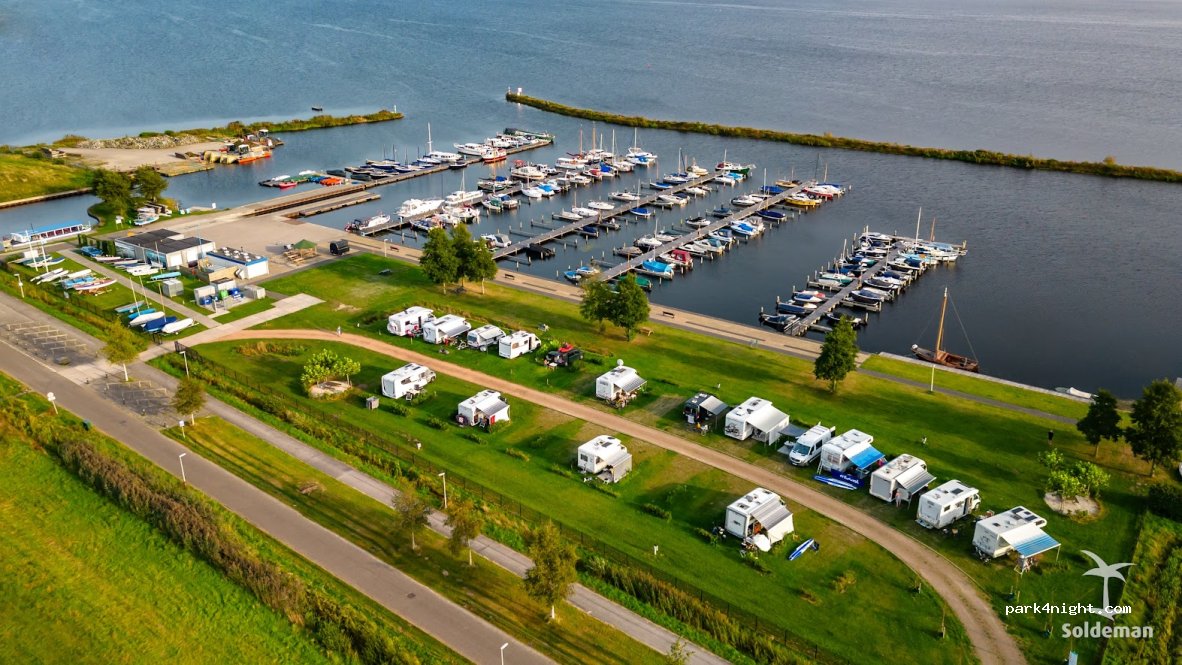 Camperplaats Jachthaven Midwolda — foto