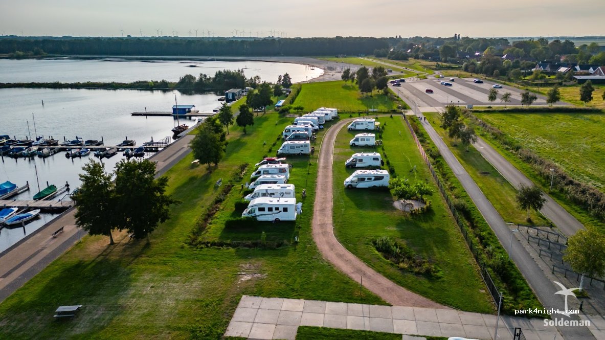 Camperplaats Jachthaven Midwolda — foto 3