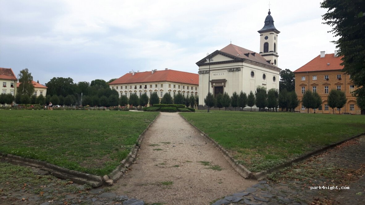 (411 55) Terezín - náměstí ČSA — foto