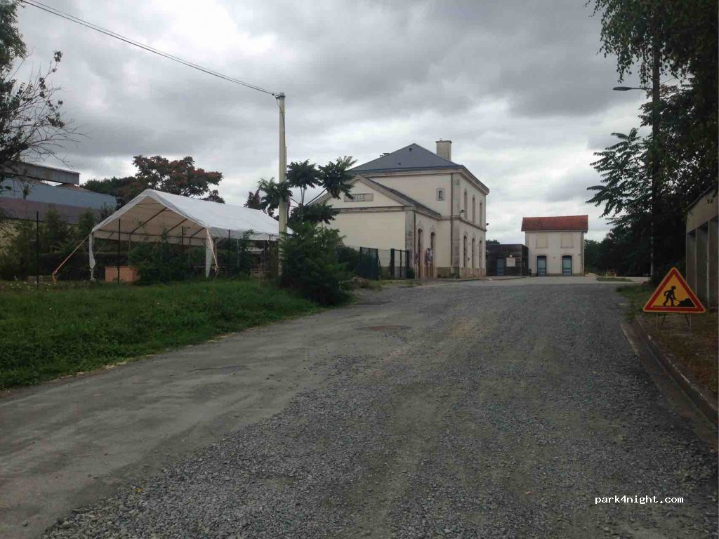 (79500) Melle - Avenue de la Gare — foto 3