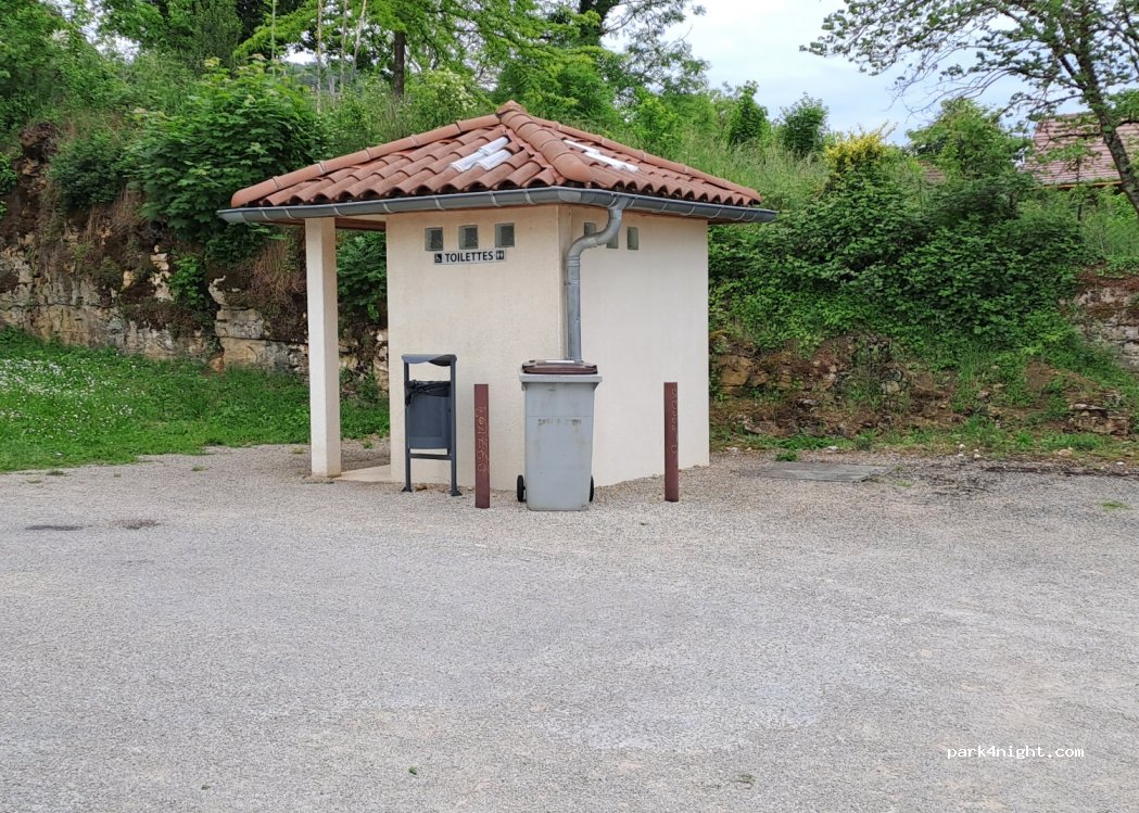 Aire de camping-car Cousance — foto 2