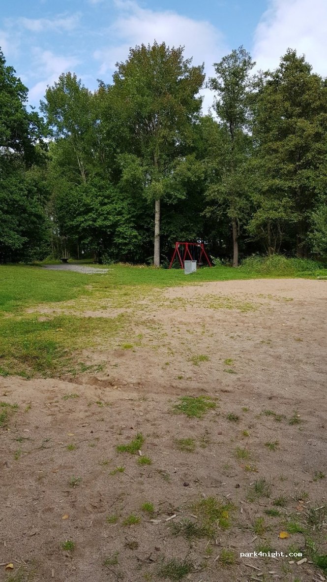 (762 31)  - 95 Långsjövägen — foto