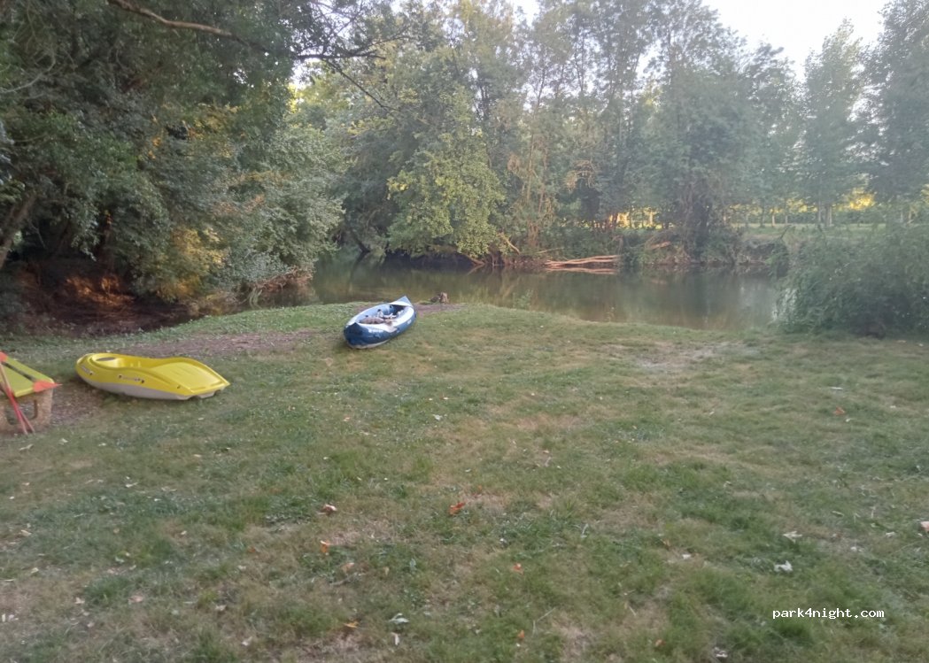 Camping de Magnerit - D'une rive à l'autre — foto 3