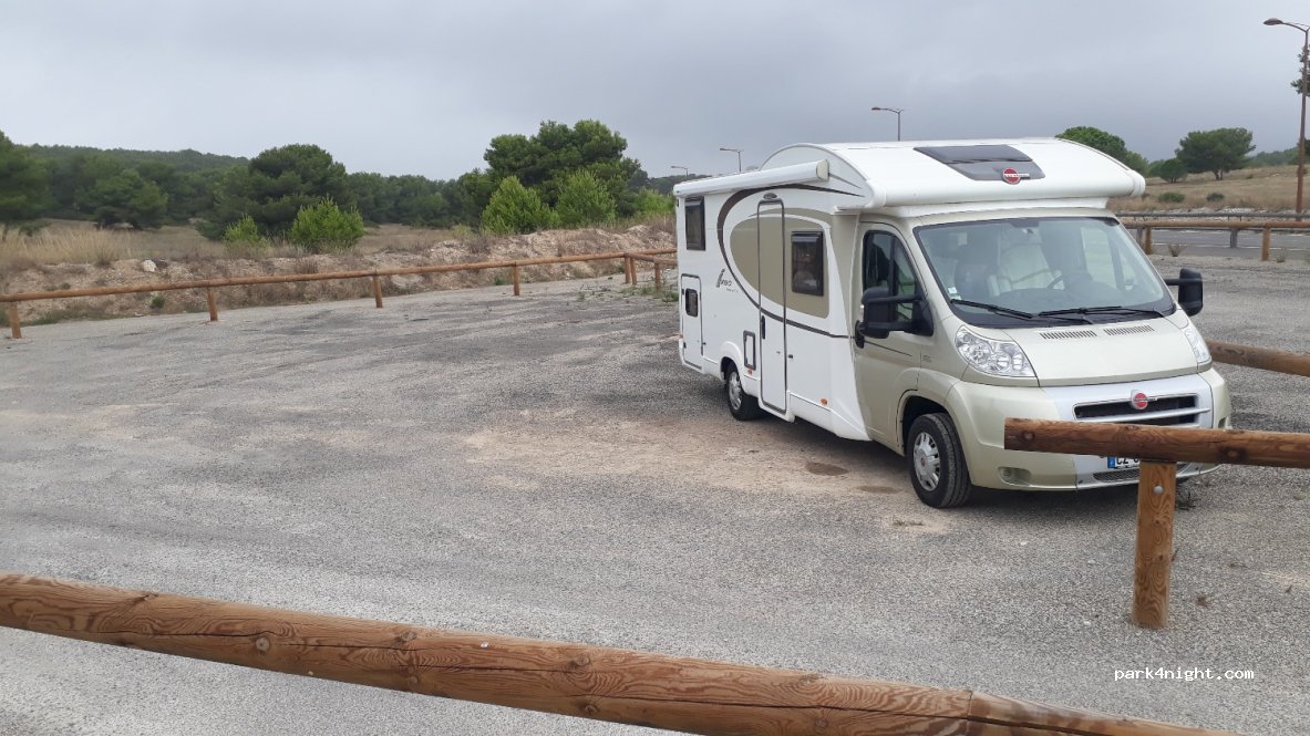 (13500) Martigues - Route de la Saulce — foto 3