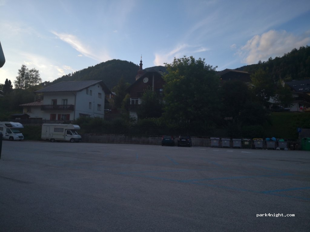 (33018) Tarvisio - 19 Piazza Mercato — foto 2