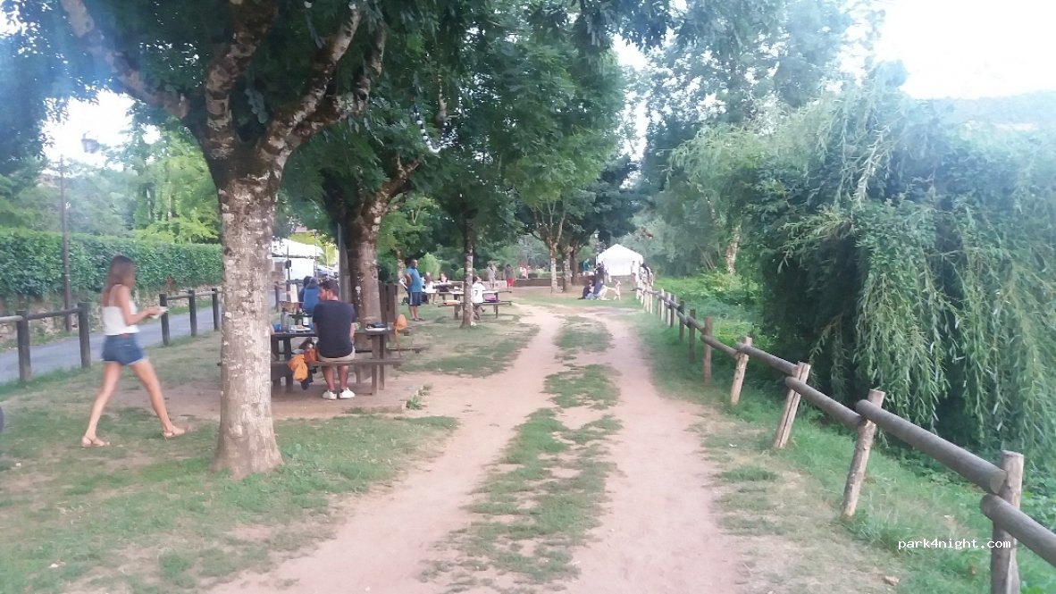 (24620) Les Eyzies-de-Tayac-Sireuil - 2 Promenade de la Vézère — foto 2