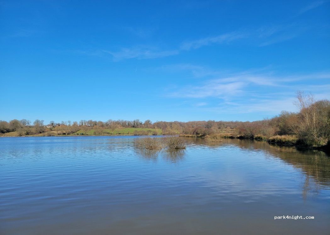 (16500) Abzac - Unnamed Road — foto 3