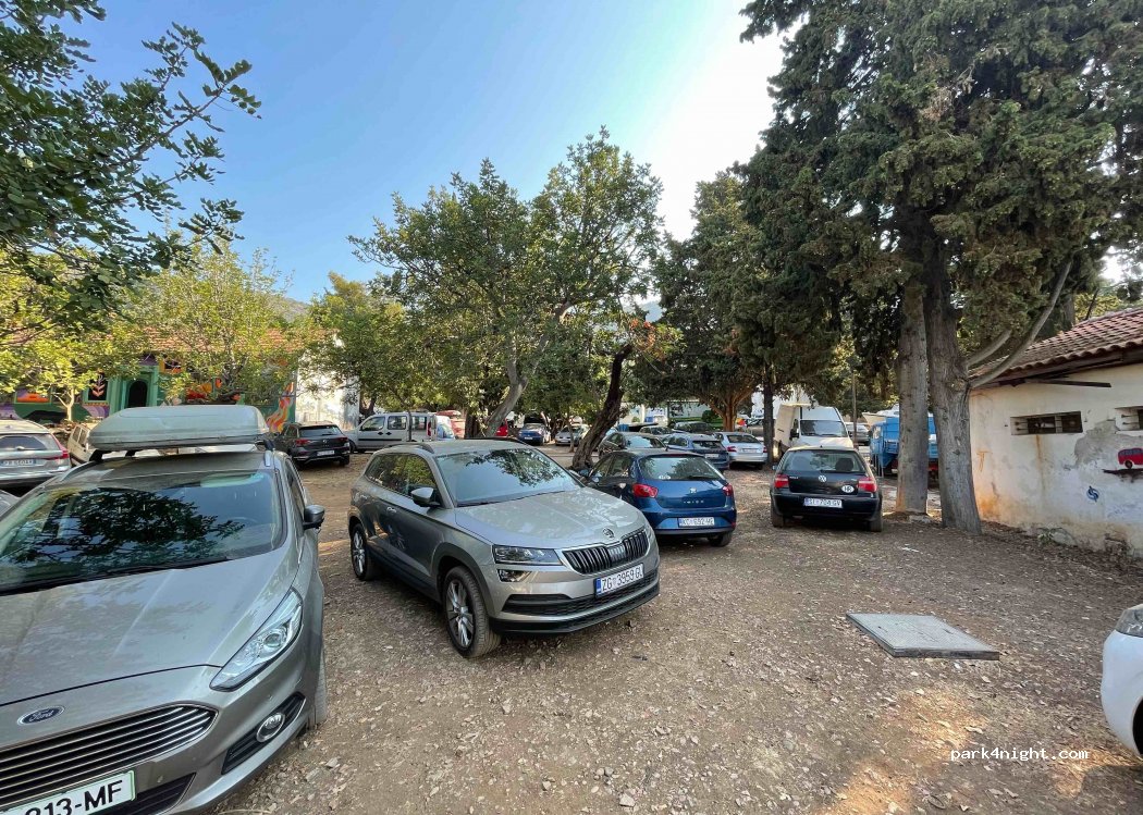 (21485) Komiža - 4 Ulica Komiških iseljenika — foto
