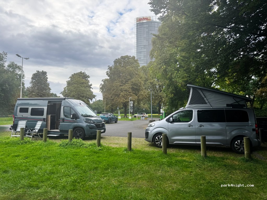 Wohnmobil-Stellplatz am World Conference Center Bonn (WCCB) — foto 2