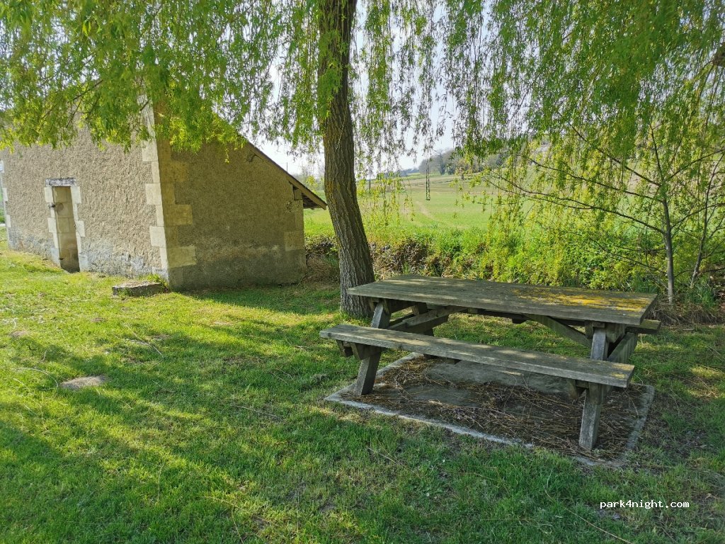 (37220) Avon-les-Roches - Les Roches Tranchelion — foto