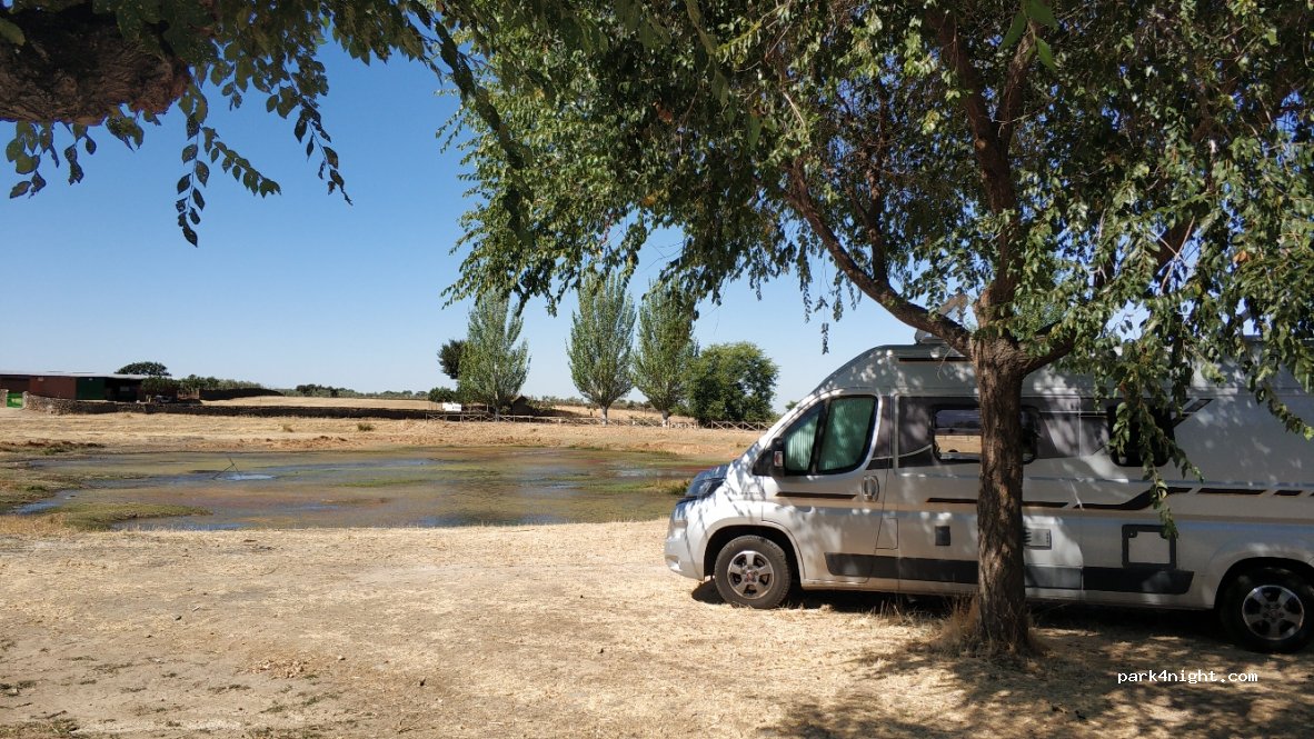 (10814) Villa del Campo - 1 Crta. la Hermita — foto