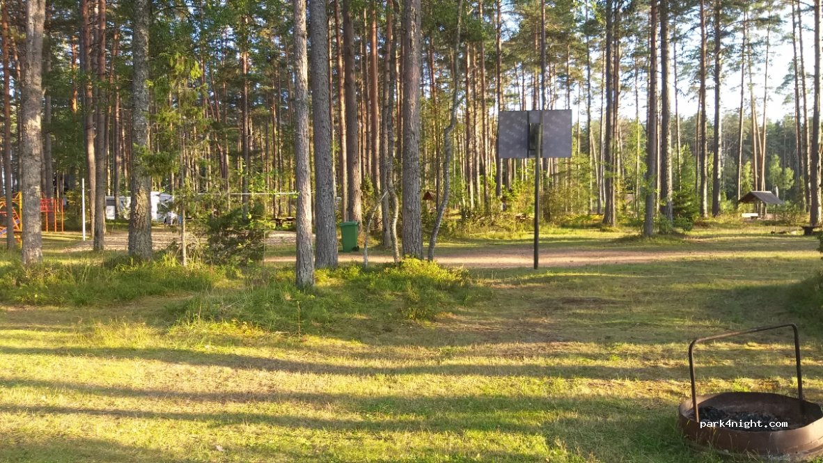 Kauksi telklaager ja kämpingud — foto