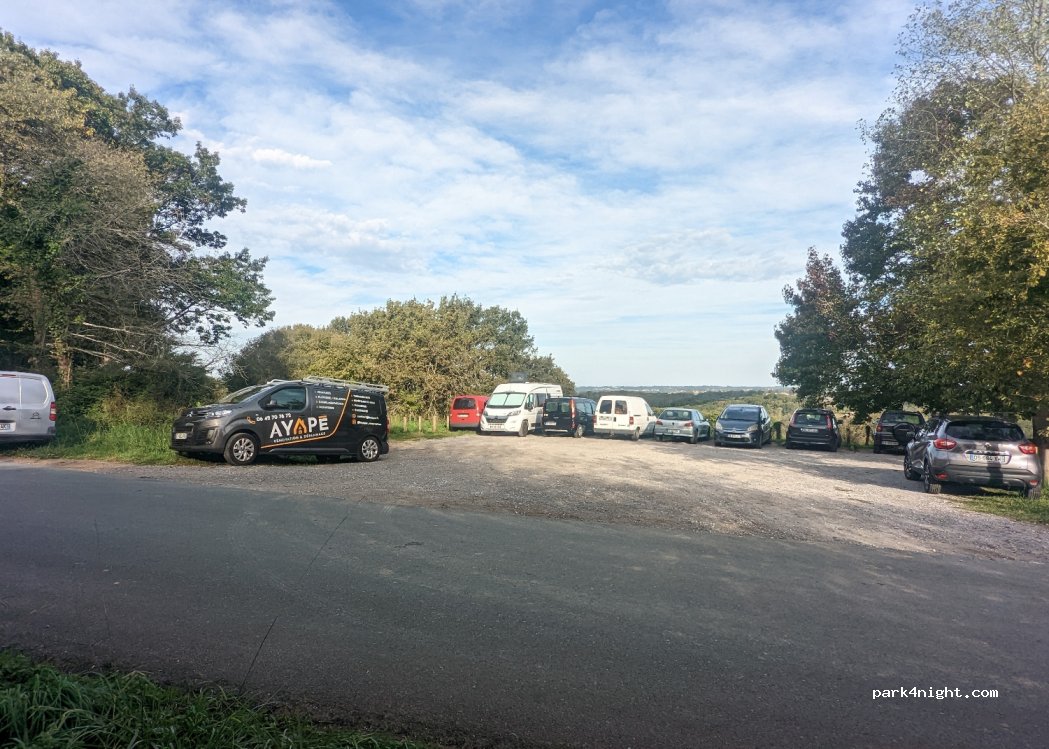 (64480) Ustaritz - Chemin Hardoia — foto 3