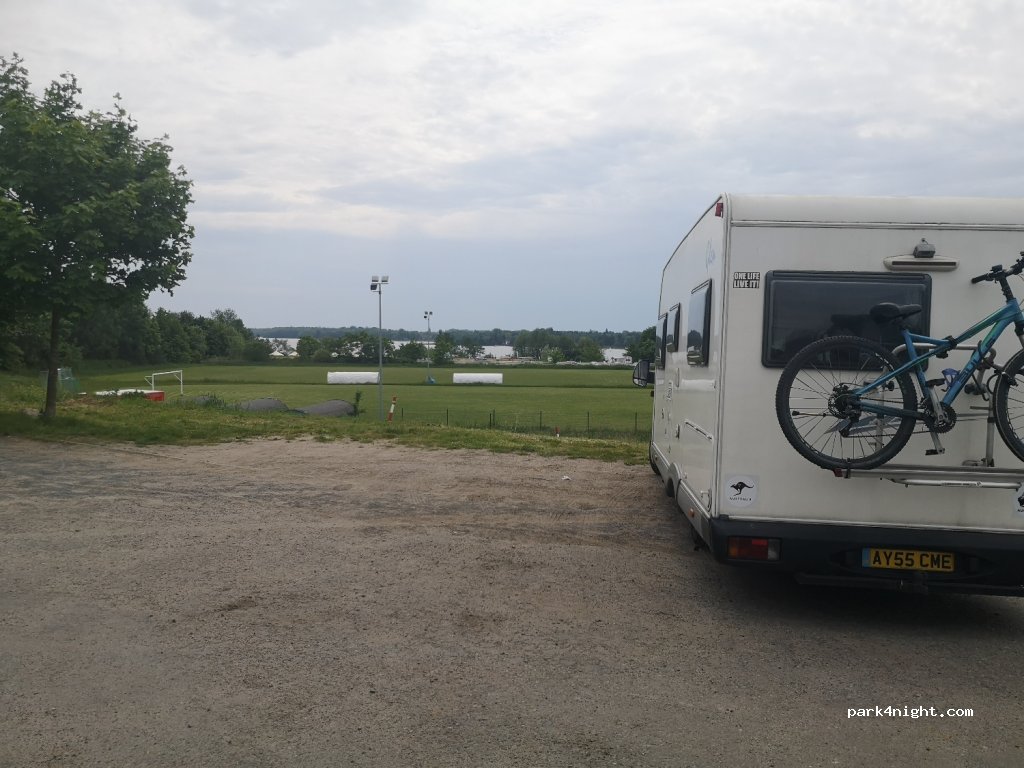 (60-480) Poznań - 3 Wypoczynkowa — foto