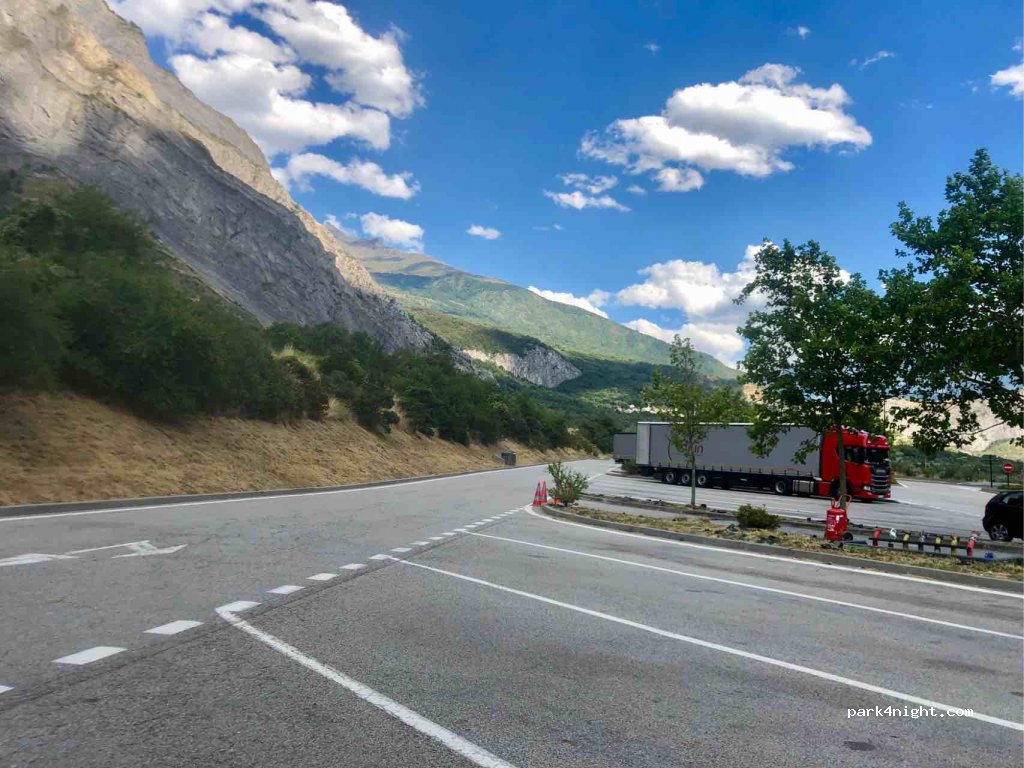 (73870) Saint-Julien-Mont-Denis - D1006 — foto