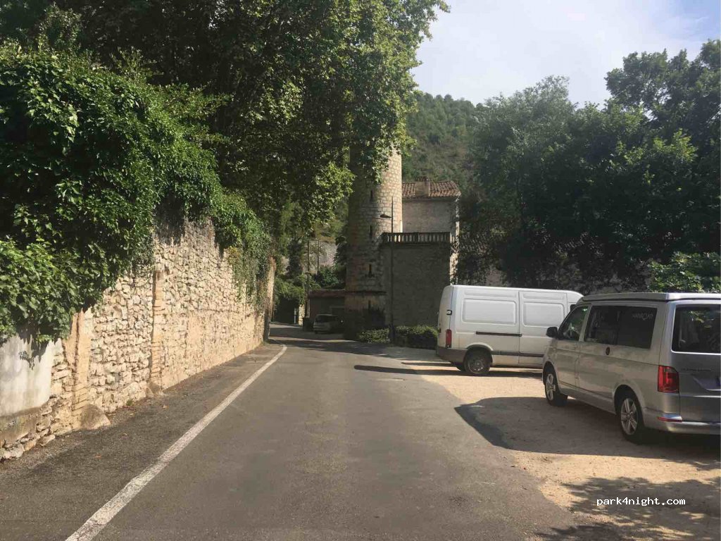 (46000) Cahors - 27 Quai Jean Lagrive — foto