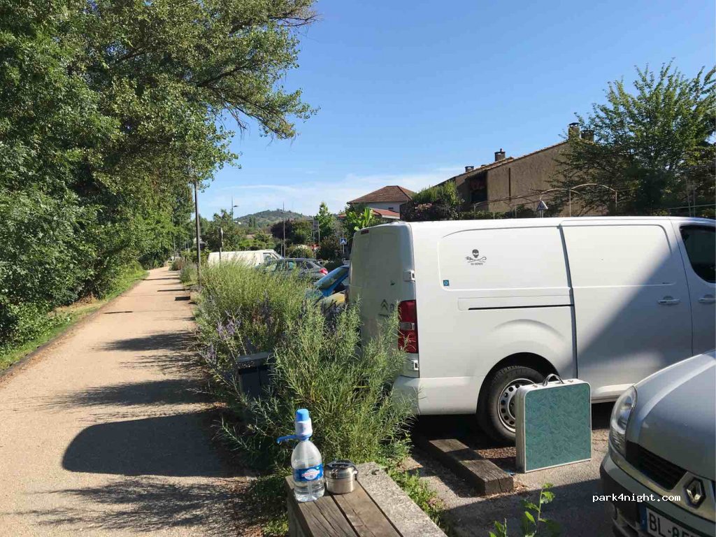 (46000) Cahors - 27 Quai Jean Lagrive — foto 2