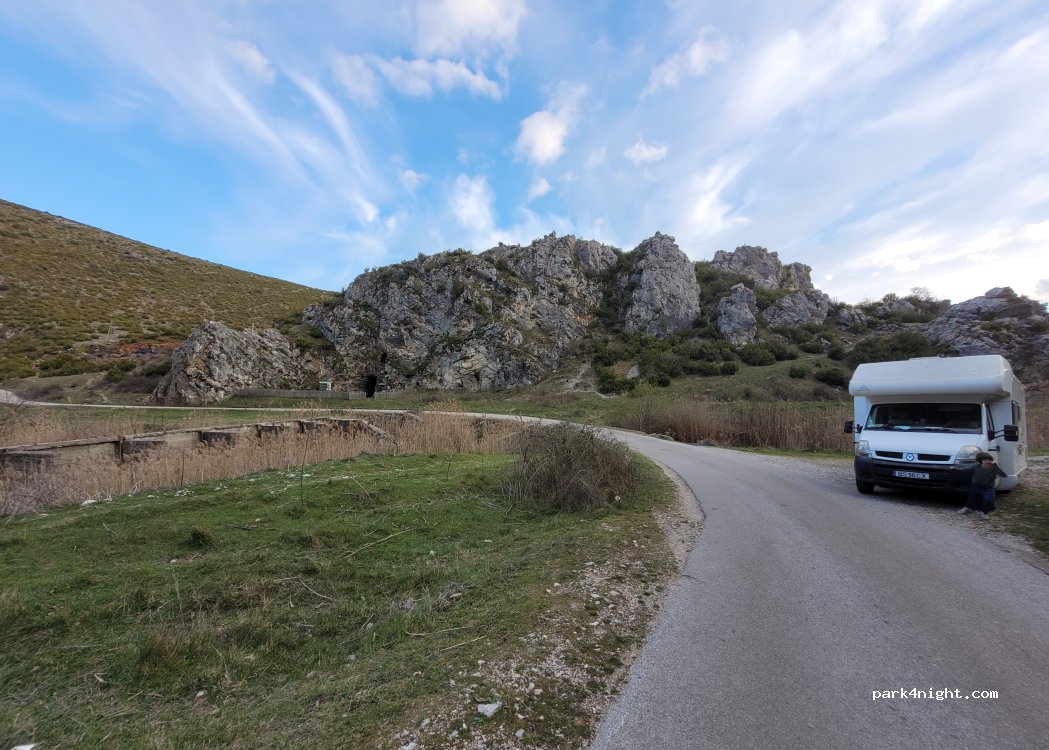 ()  - Unnamed Road — foto