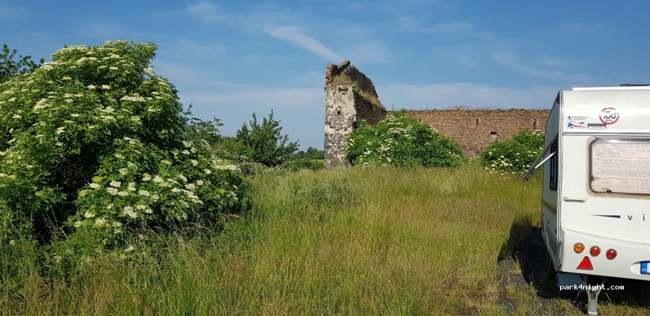 (441 01) Nepomyšl - Unnamed Road — foto 2