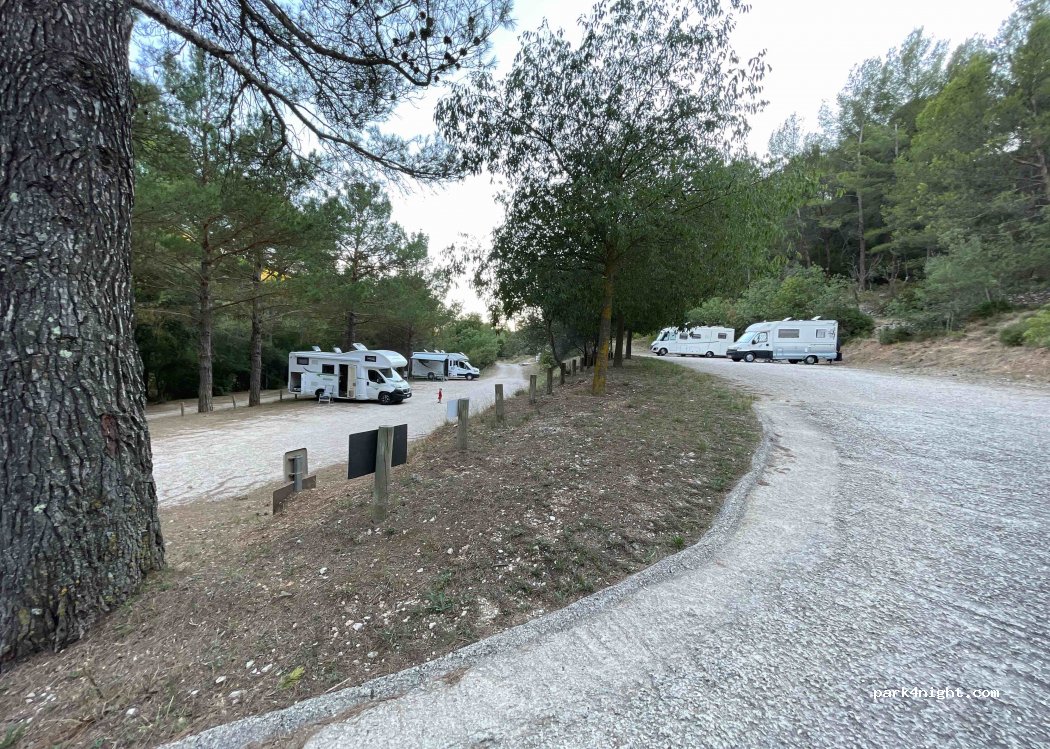 (13780) Cuges-les-Pins - Chemin de Sainte-Madeleine — foto 2
