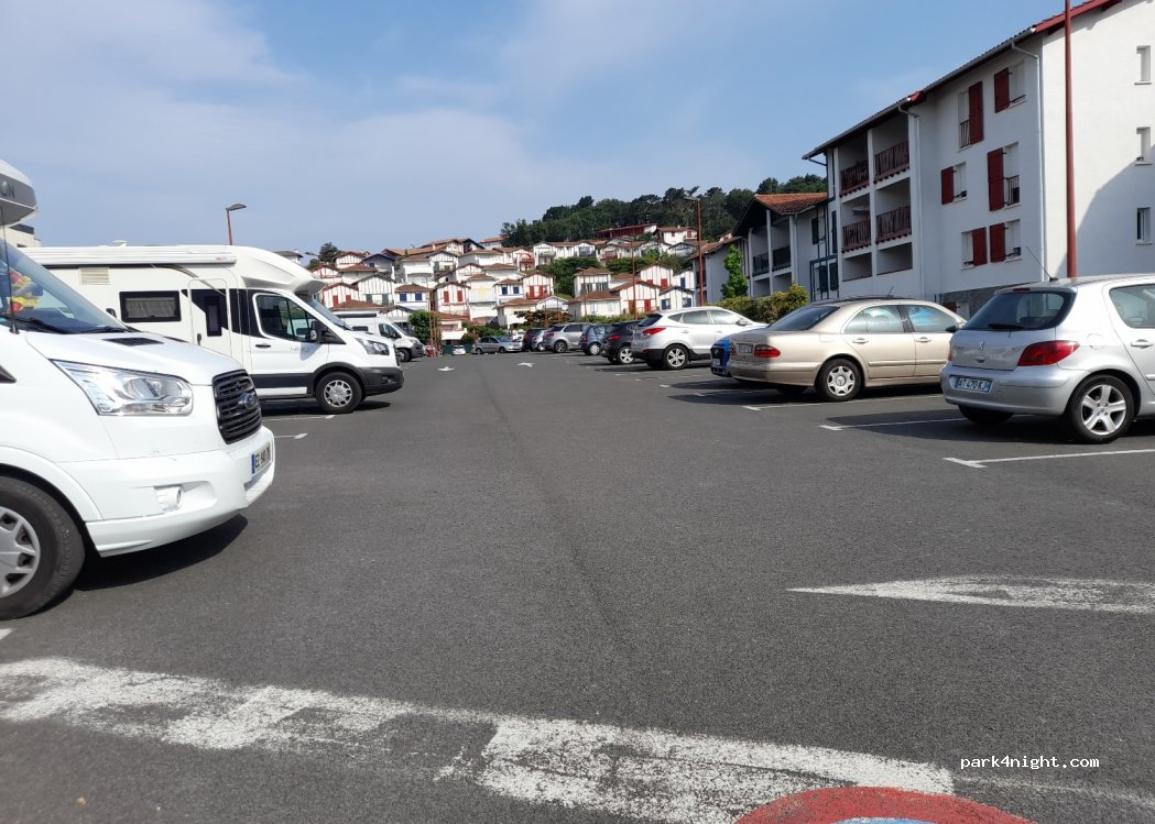(64122) Urrugne - 9 Rue Poutillenea — foto