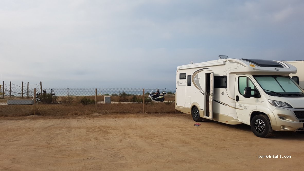 (08820) El Prat de Llobregat - Unnamed Road — foto