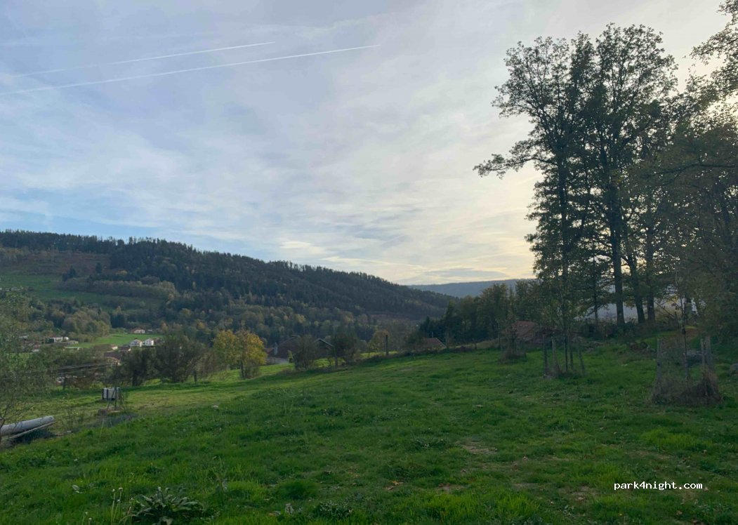 Aire de camping car privé du chevreuil blanc — foto 3