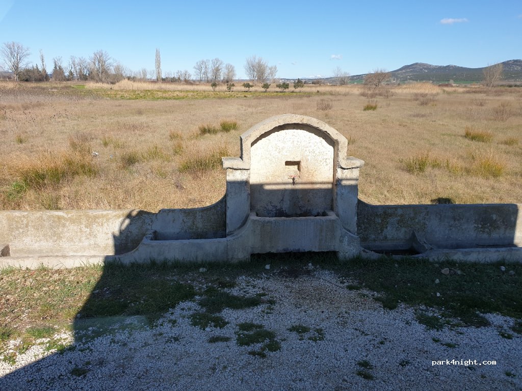 (23210) Vrana - Unnamed Road — foto