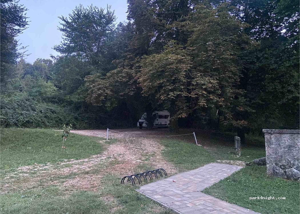 (51511) Dobrinj - Unnamed Road — foto