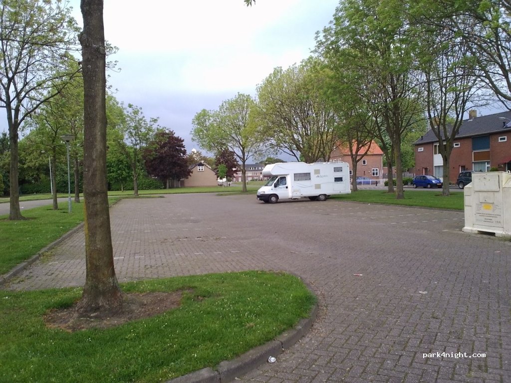 (4781 AW) Moerdijk - 24 Pastoor Lombartsstraat — foto 3