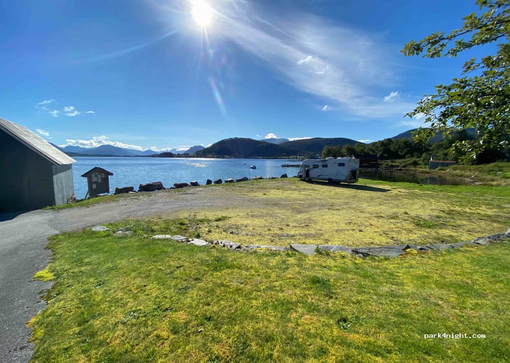 (6080) Gurskøy - 230 Primær Fylkesveg 61 — foto